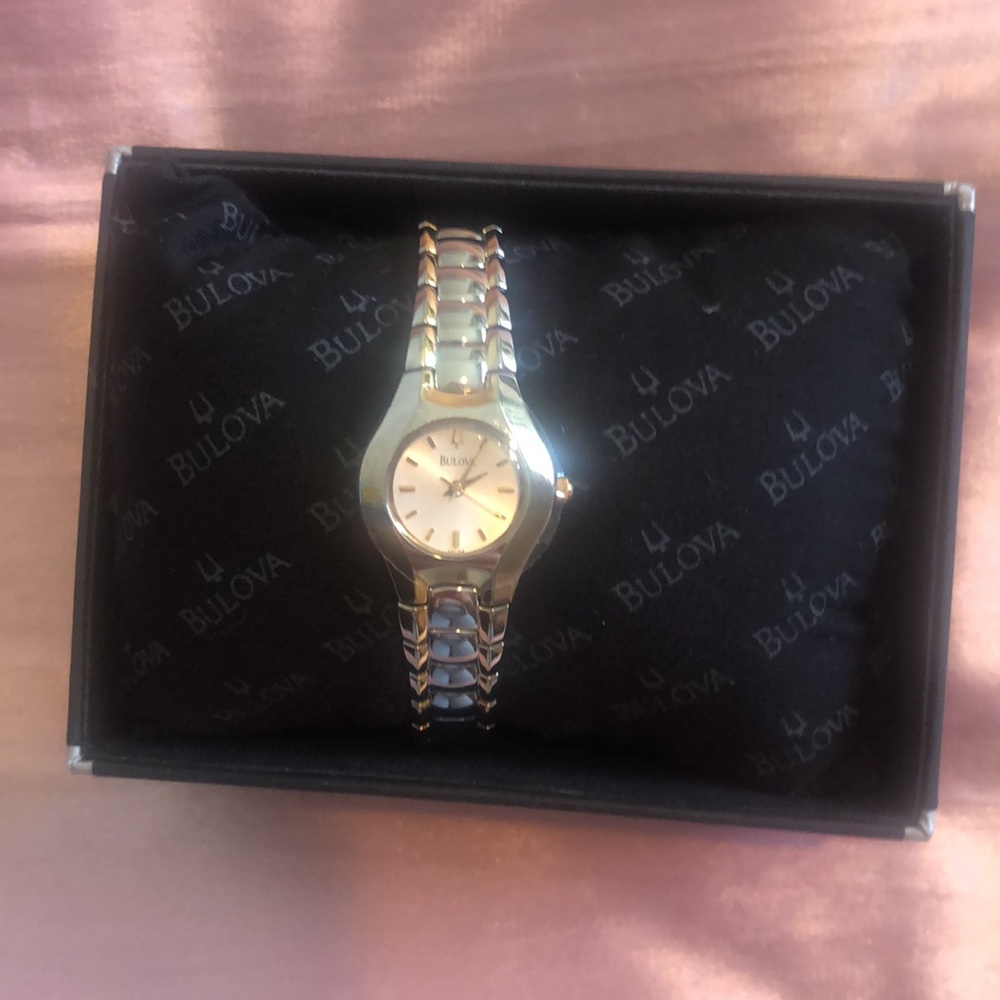 🌛3/$50 Bulova Silver Watch